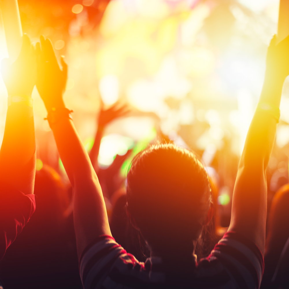 evento-festa-rock-festival-musicale-e-concetto-di-palcoscenico